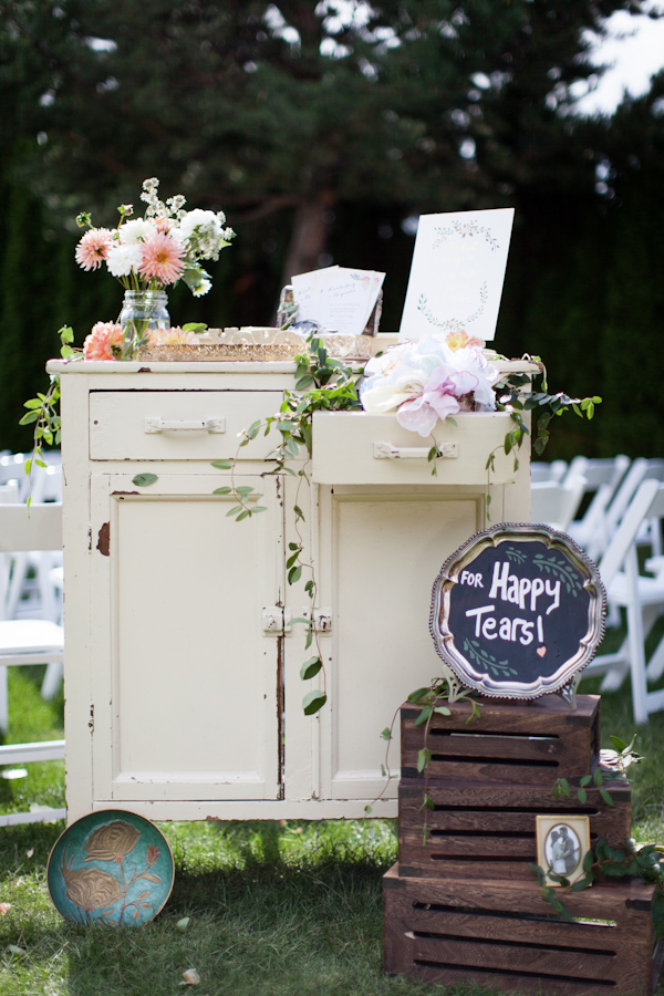 peach and cream rustic winery wedding in Naramata, BC with photos by Whitney Lane Photography | via junebugweddings.com peach and cream rustic winery wedding in Naramata, BC with photos by Whitney Lane Photography | via junebugweddings.com
