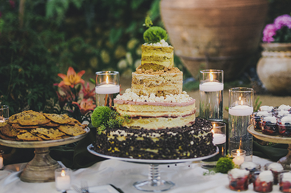 organic outdoor summer wedding at Holly Farm - photo by Lisa Lefringhouse Photography | via junebugweddings.com organic outdoor summer wedding at Holly Farm - photo by Lisa Lefringhouse Photography | via junebugweddings.com