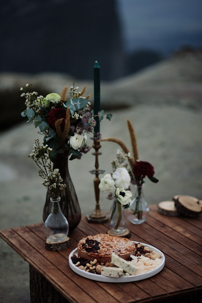 rugged-winter-cliffside-elopement-in-greece-25