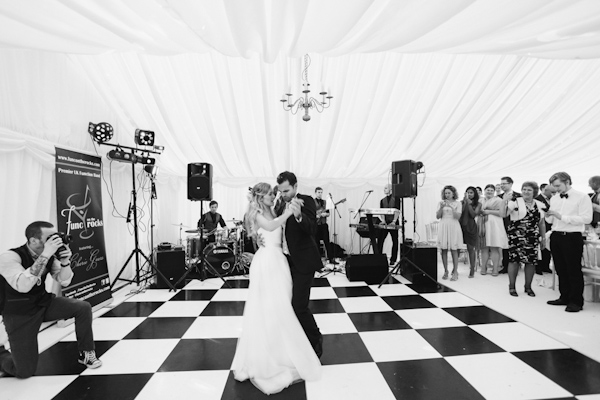first dance, photo by Sansom Photography | via junebugweddings.com first dance | via junebugweddings.com