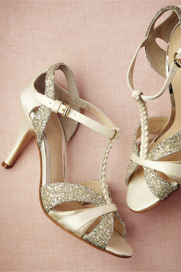 how to get the perfect bohemian bride look with BHLDN | via junebugweddings.com