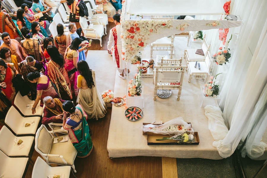 Modern-Minneapolis-Indian-Wedding-Calhoun-Beach-Club-18