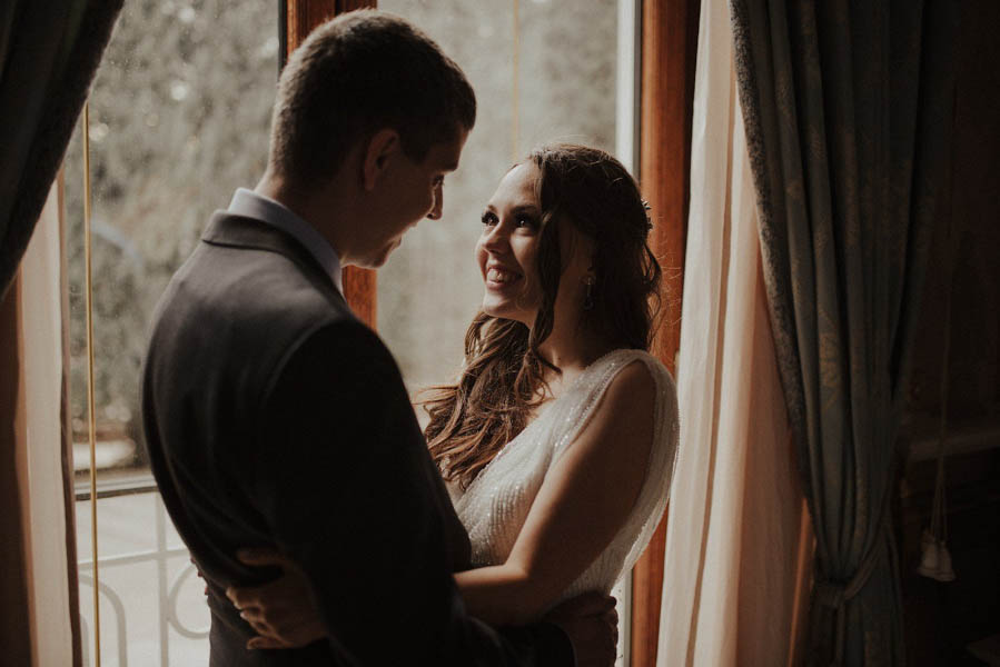 Romantic-Serbian-Wedding-Shoot-in-the-Botanical-Garden-24