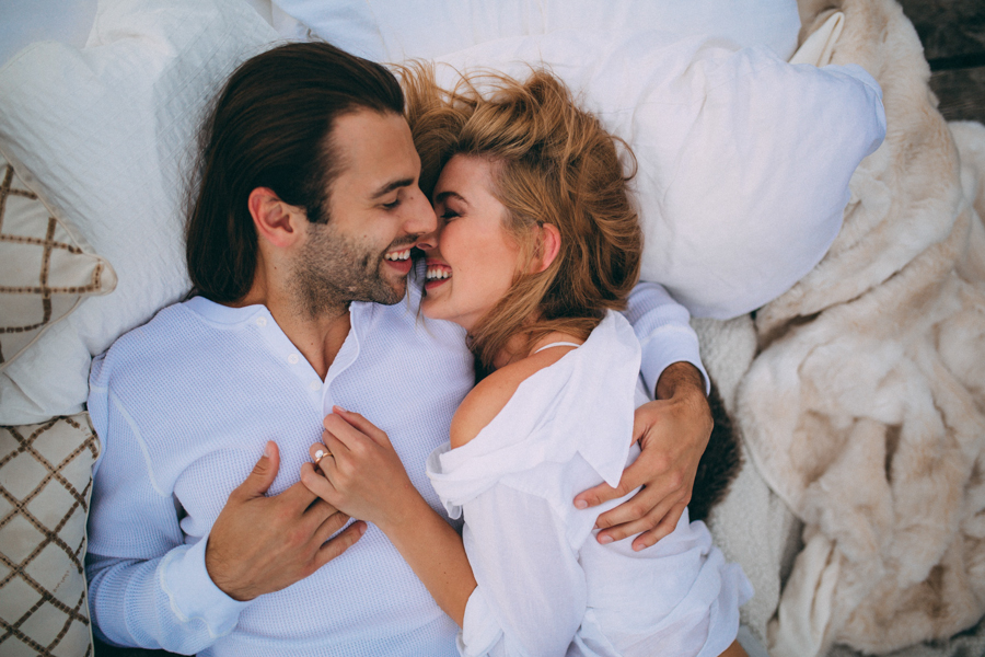 from-the-cabin-to-the-dock-this-pigeon-lake-engagement-is-both-cozy-and-hot-8