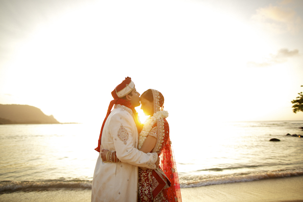 indian american wedding in Hawaii, photos by Anna Kim Photography | via junebugweddings.com indian american wedding in Hawaii, photos by Anna Kim Photography | via junebugweddings.com
