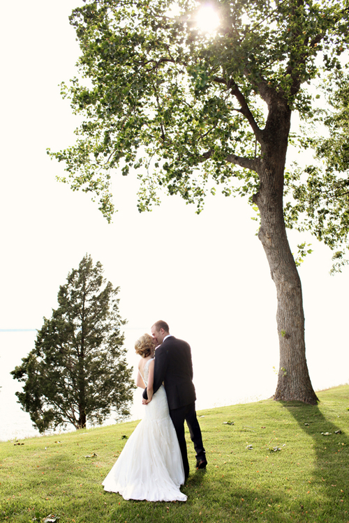 Grey and cream seaside wedding in Newport News, VA, photos by Whitebox Weddings via junebugweddings.com Grey and cream seaside wedding in Newport News, VA, photos by Whitebox Weddings via junebugweddings.com