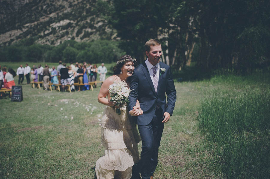 Casual-Colorado-Wedding-at-Bighorn-Lodge-This-is-Feeling-20