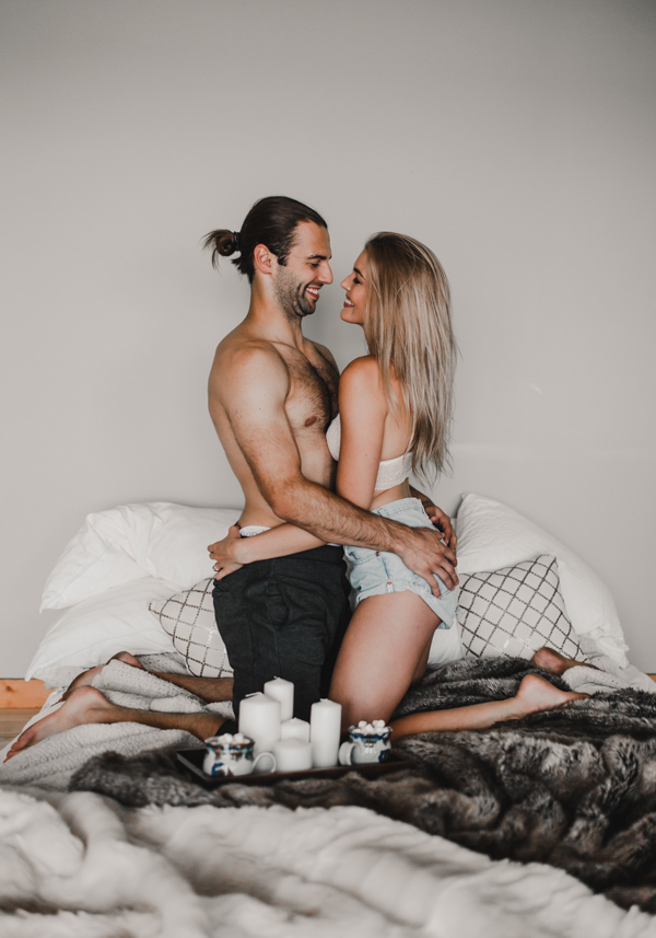 from-the-cabin-to-the-dock-this-pigeon-lake-engagement-is-both-cozy-and-hot-12