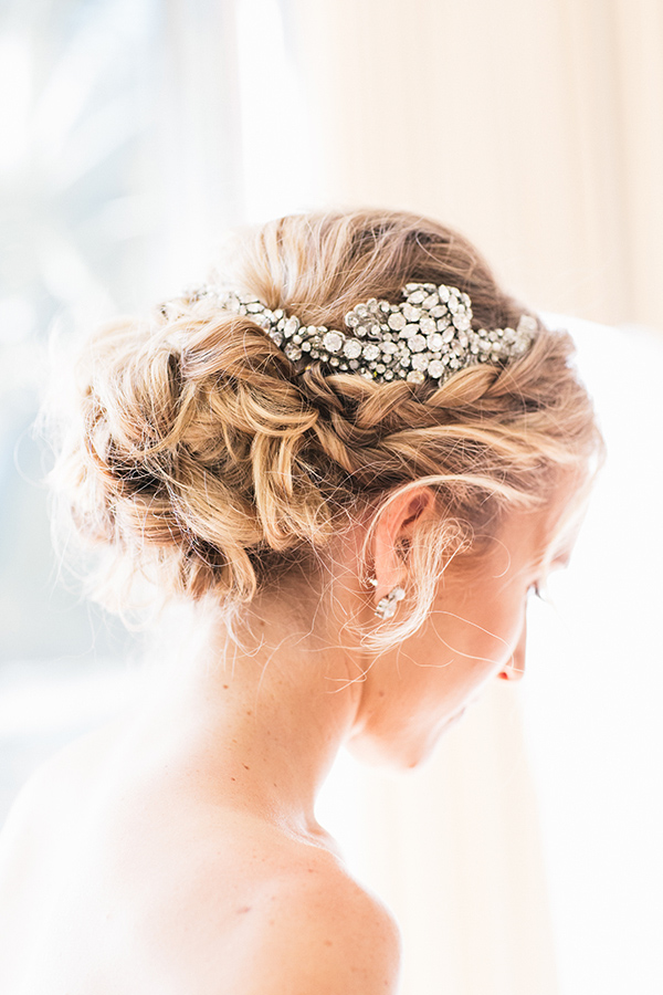 charming Australia wedding with gorgeous wedding party style, photo by Hannah Blackmore Photography | via junebugweddings.com charming Australia wedding with gorgeous wedding party style, photo by Hannah Blackmore Photography | via junebugweddings.com