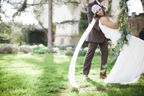 Parisian elopement inspiration photo shoot at the Château de Challain, photo by Cat Hepple Photography | via junebugweddings.com Parisian elopement inspiration photo shoot at the Château de Challain, photo by Cat Hepple Photography | via junebugweddings.com