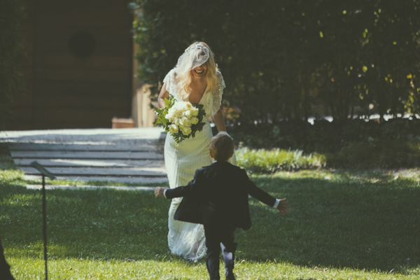 intimate wedding in Florence, Italy, photos by Italian wedding photographers Alessandro and Veronica Roncaglione | via junebugweddings.com intimate wedding in Florence, Italy, photos by Italian wedding photographers Alessandro and Veronica Roncaglione | via junebugweddings.com