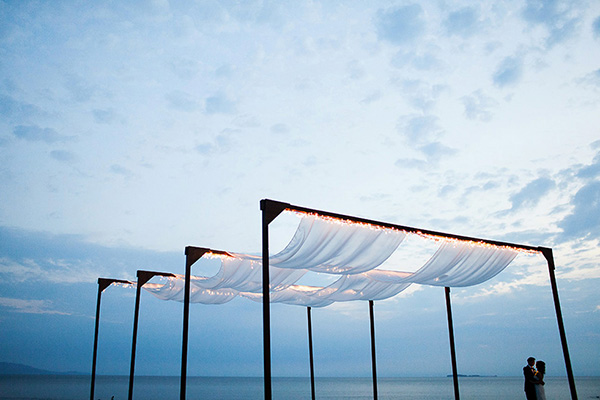 fun destination wedding at Casa China Blanca in Puerto Vallerta, Mexico - photo by Elizabeth Lloyd and Dave Getzschman | via junebugweddings.com fun destination wedding at Casa China Blanca in Puerto Vallerta, Mexico - photo by Elizabeth Lloyd and Dave Getzschman | via junebugweddings.com