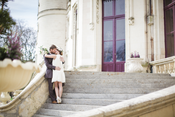 Parisian elopement inspiration photo shoot at the Château de Challain, photo by Cat Hepple Photography | via junebugweddings.com Parisian elopement inspiration photo shoot at the Château de Challain, photo by Cat Hepple Photography | via junebugweddings.com