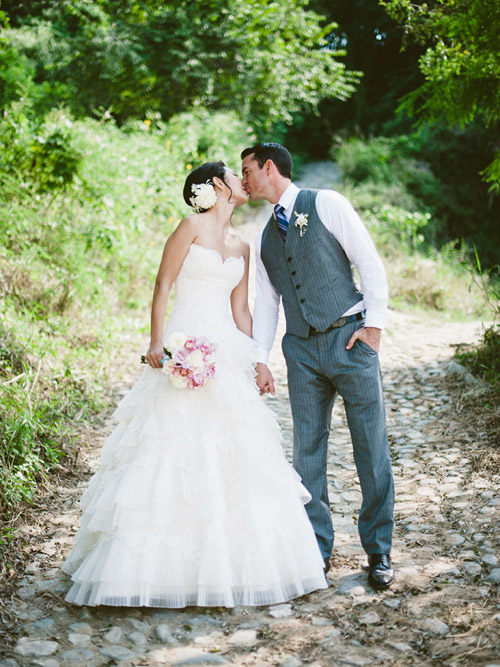 beach wedding at Villa Amor in Sayulita, Mexico, photos by Jillian Mitchell beach wedding at Villa Amor in Sayulita, Mexico, photos by Jillian Mitchell