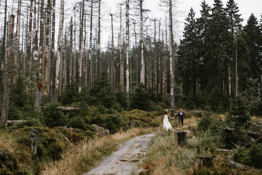 Dreamy-Wedding-Photo-Shoot-in-the-Rain-Kevin-Klein-