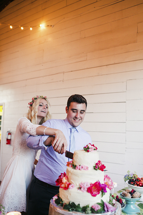 rustic wedding at Woodstock Farm in Bellingham, Washington, photos by Michel M. Waite Photography | via junebugweddings.com rustic wedding at Woodstock Farm in Bellingham, Washington, photos by Michel M. Waite Photography | via junebugweddings.com