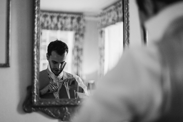 groom getting ready, photo by Sansom Photography | via junebugweddings.com groom getting ready, photo by Sansom Photography | via junebugweddings.com