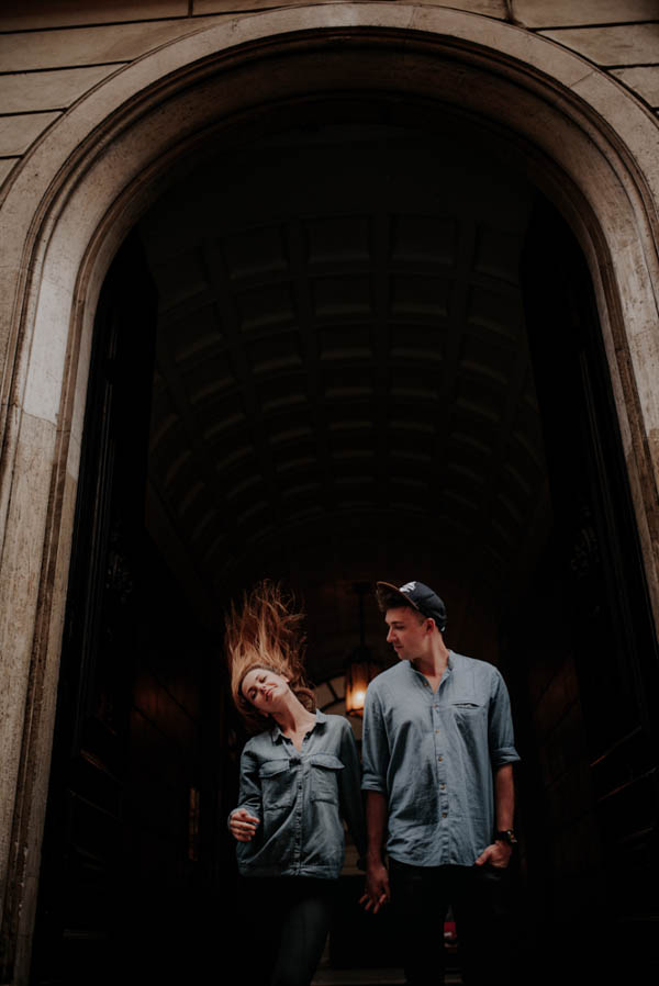 these-two-cuddled-all-the-way-through-their-rome-engagement-session-20
