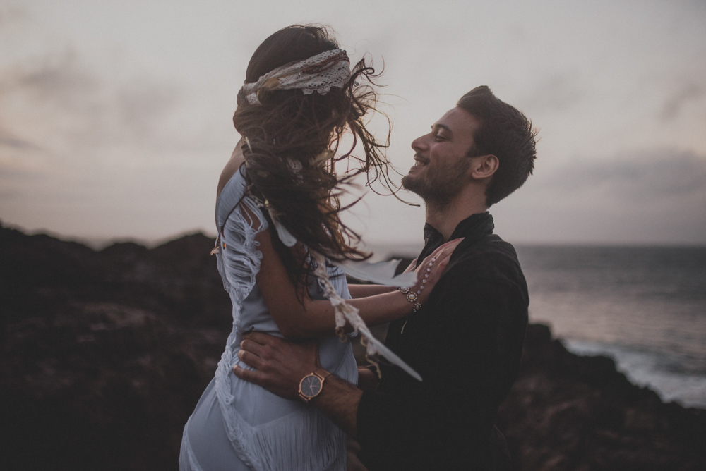 sensual-island-couple-portraits-in-portugal-33