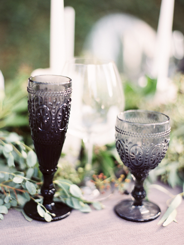 organic black & white wedding inspiration photo shoot, photo by Taylor Lord Photography | via junebugweddings.com organic black & white wedding inspiration photo shoot, photo by Taylor Lord Photography | via junebugweddings.com
