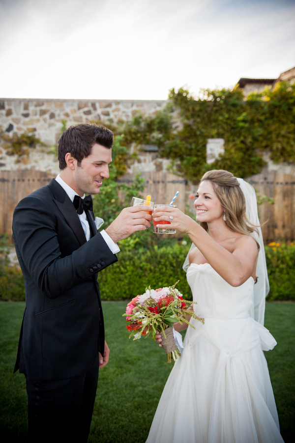 Vineyard wedding in Napa Valley of Sonoma, California with photos by Viera Photographics | via junebugweddings.com Vineyard wedding in Napa Valley of Sonoma, California with photos by Viera Photographics | via junebugweddings.com