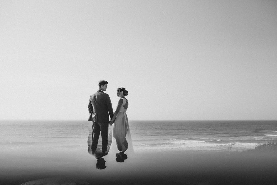 this-dinner-for-two-at-areias-do-seixo-was-the-sweetest-elopement-under-the-stars-22