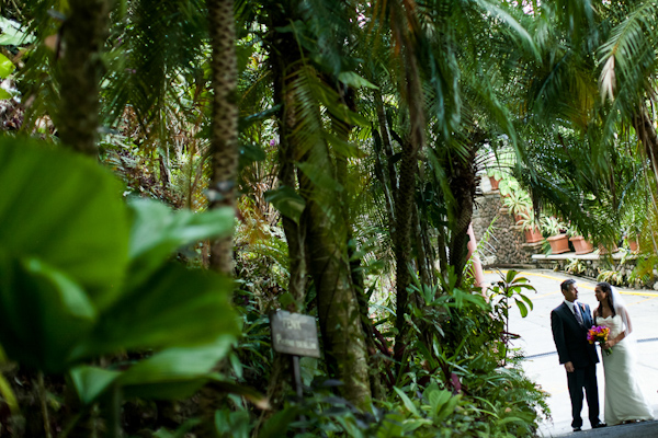 tropical Costa Rica destination wedding with photography by A Brit & A Blonde | junebugweddings.com tropical Costa Rica destination wedding with photography by A Brit & A Blonde | junebugweddings.com