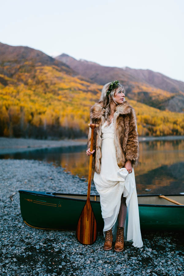 Winter-Elopement-Inspiration-at-Eklunta-Lake-Kristian-Lynae-Photography-15