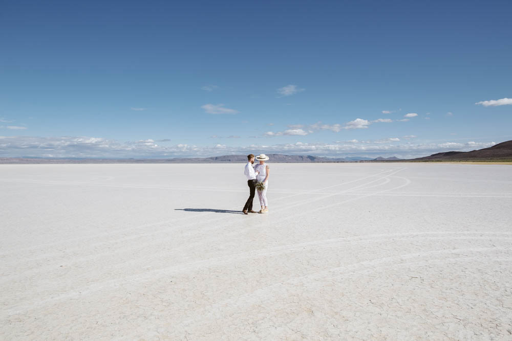 Minimalist-Wedding-in-the-Alvord-Desert-Free-The-Bird-30
