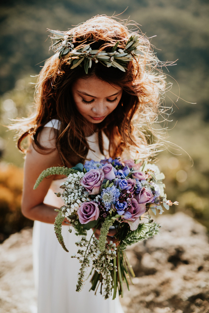 adventurous-engagement-photos-in-australias-blue-mountains-10