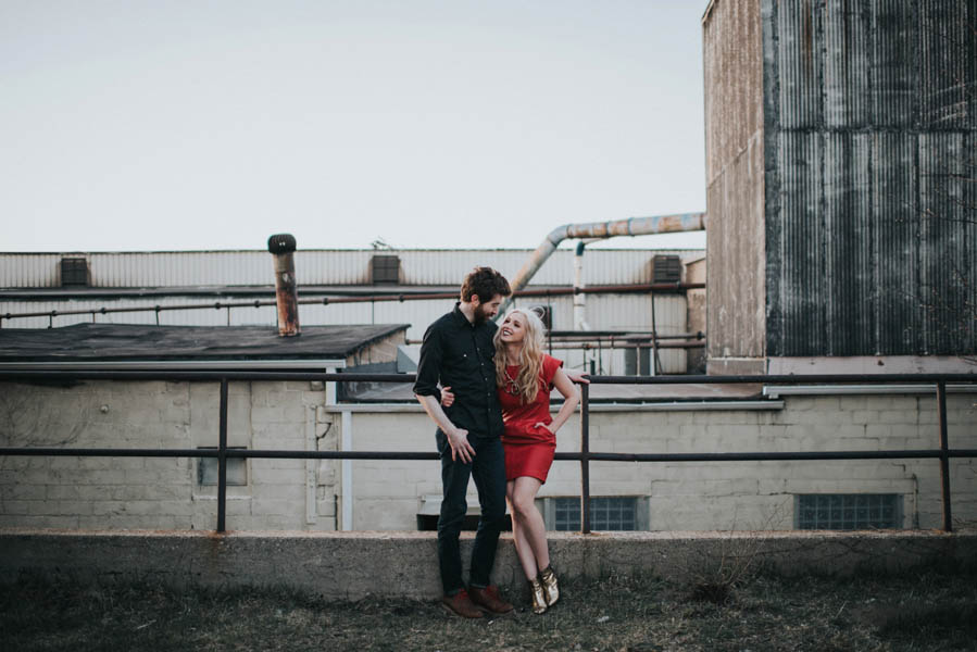 just-try-not-to-smile-at-this-adorable-milwaukee-engagement-3