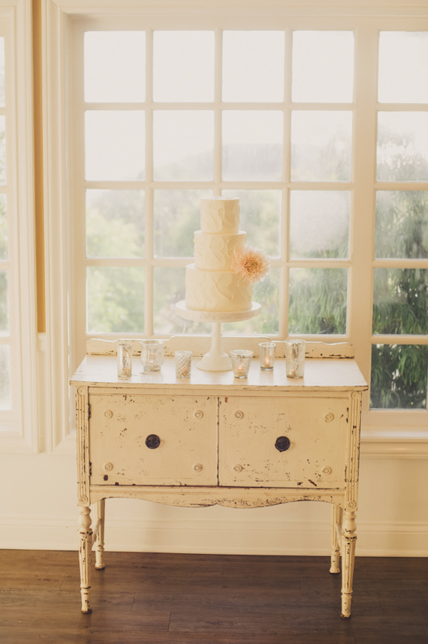 lovely Manhattan Beach wedding by Grand Engagements Wedding Planning and Design with photos by Closer to Love Photography | via junebugweddings.com lovely Manhattan Beach wedding by Grand Engagements Wedding Planning and Design with photos by Closer to Love Photography | via junebugweddings.com