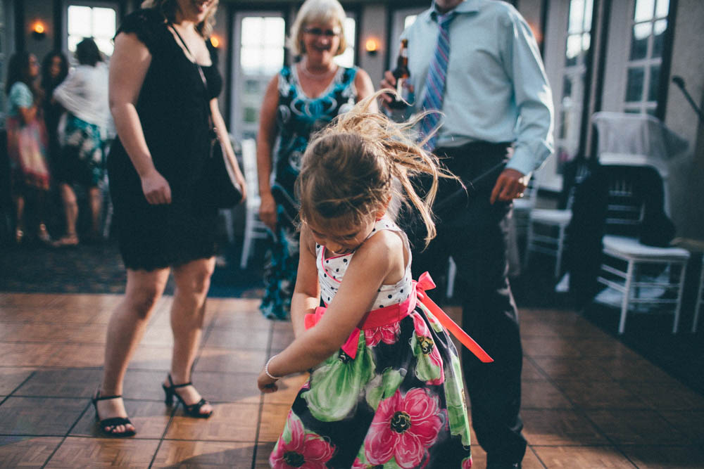 Outdoor-wedding-in-manitoba-modern-pixel (25 of 27)