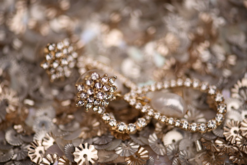coral, gold, and grey wedding at Casa Feliz in Florida, photos by Kristen Weaver Photography | via junebugweddings.com coral, gold, and grey wedding at Casa Feliz in Florida, photos by Kristen Weaver Photography | via junebugweddings.com