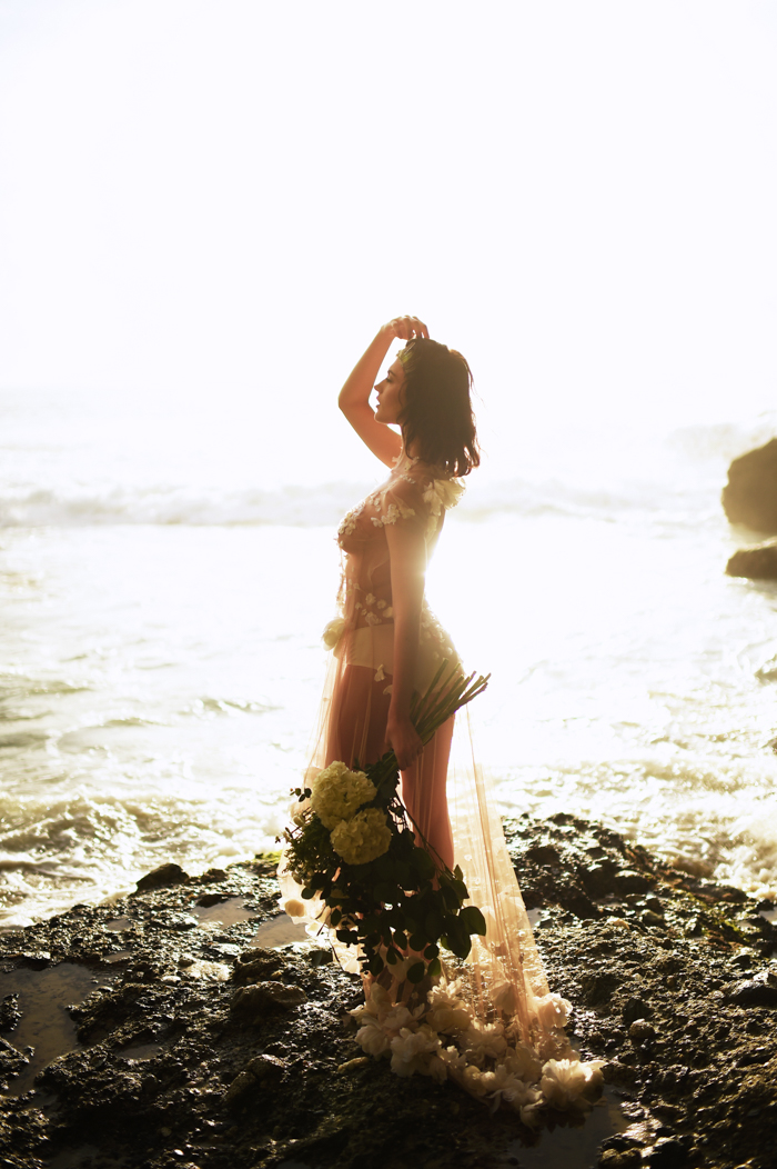 striking-laguna-beach-bridal-shoot-18