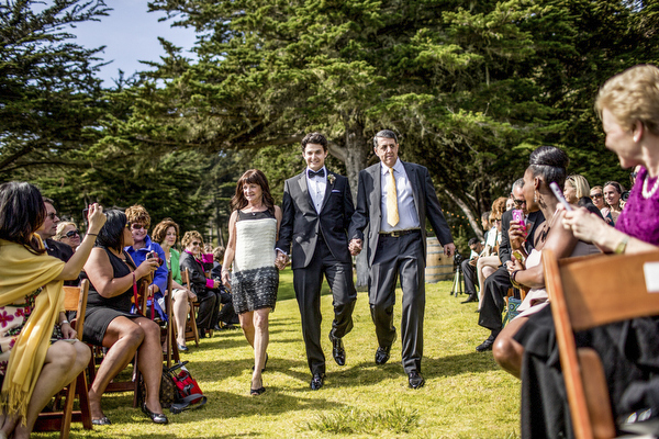 wedding at Private Estate in Big Sur, California, photos by Mott Visuals Wedding | via junebugweddings.com wedding at Private Estate in Big Sur, California, photos by Mott Visuals Wedding | via junebugweddings.com