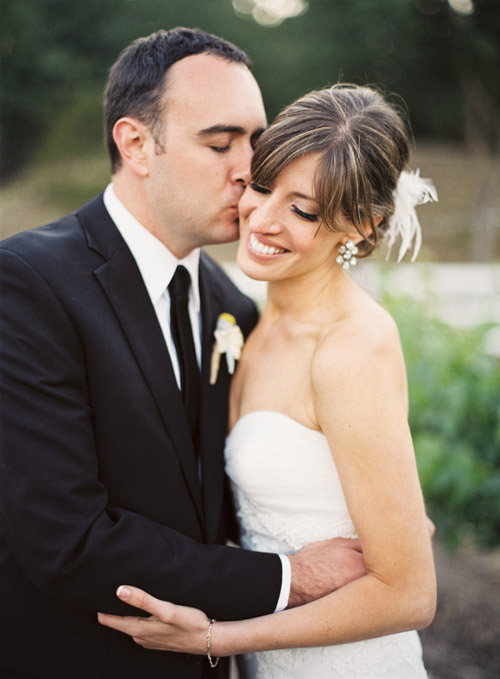 rustic yellow and champagne vineyard wedding in Santa Ynez, CA - photos by Michelle Warren Photography| jvia unebugweddings.com rustic yellow and champagne vineyard wedding in Santa Ynez, CA - photos by Michelle Warren Photography| jvia unebugweddings.com