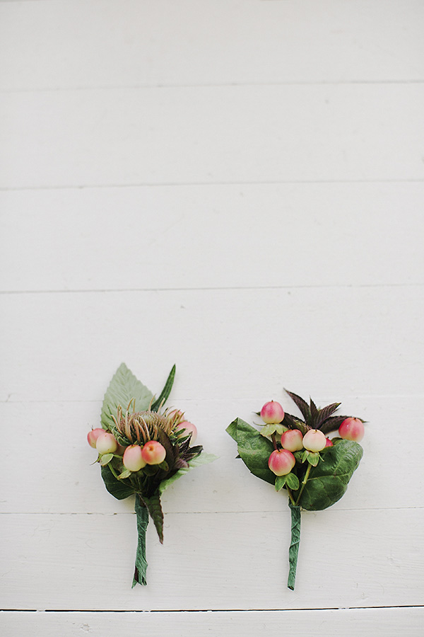 rustic wedding at Woodstock Farm in Bellingham, Washington, photos by Michel M. Waite Photography | via junebugweddings.com rustic wedding at Woodstock Farm in Bellingham, Washington, photos by Michel M. Waite Photography | via junebugweddings.com