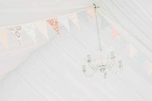pretty travel inspired wedding in York, Australia with photos by Ben Yew Photography | junebugweddings.com pretty travel inspired wedding in York, Australia with photos by Ben Yew Photography | junebugweddings.com