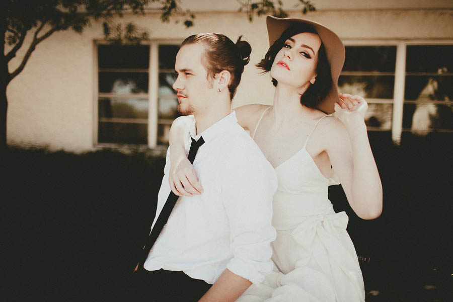 retro-palm-springs-inspired-bridal-looks-from-abe-bridal-23