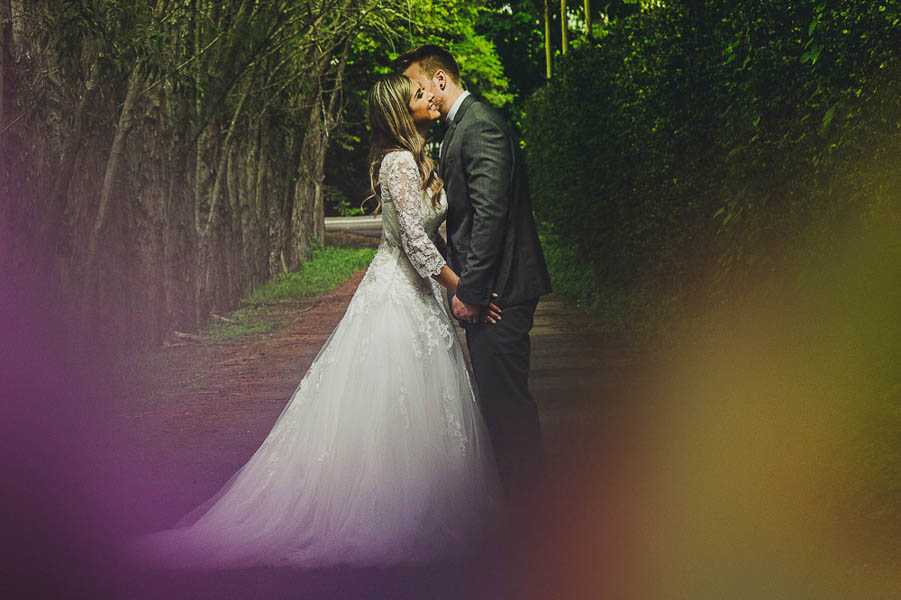 Brazilian-Engagement-Session-in-the-Forest-Tati-Pinho (15 of 19)
