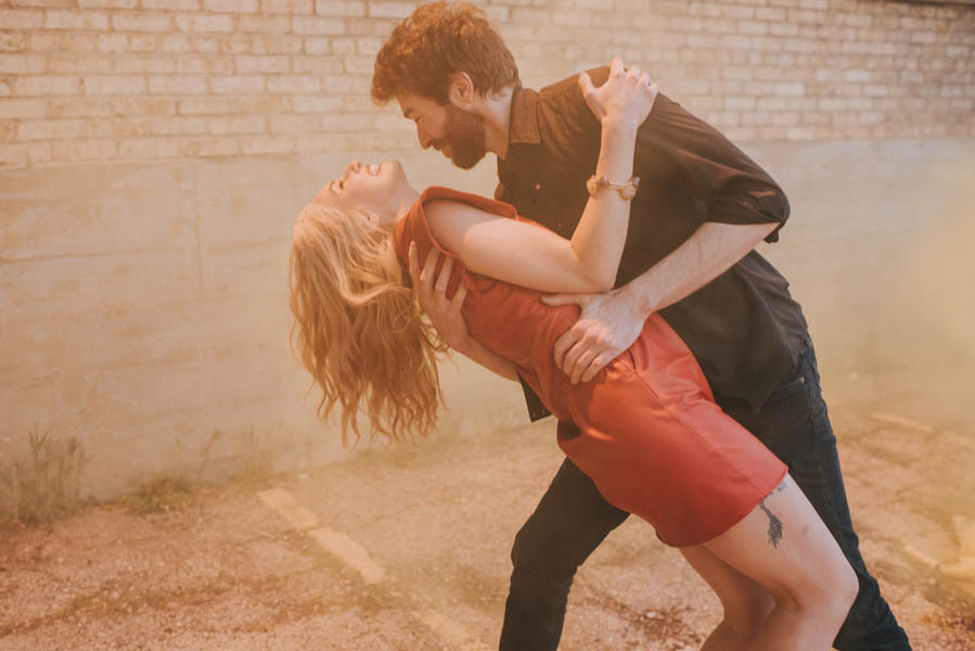 just-try-not-to-smile-at-this-adorable-milwaukee-engagement-28