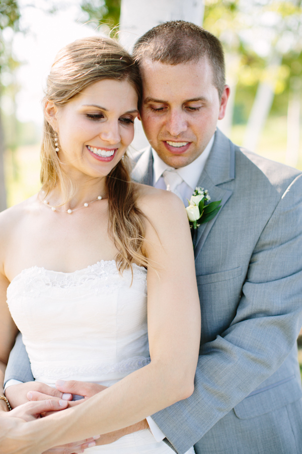 sunny rustic barn wedding in Michigan with photos by Dan Stewart | via junebugweddings.com sunny rustic barn wedding in Michigan with photos by Dan Stewart | via junebugweddings.com