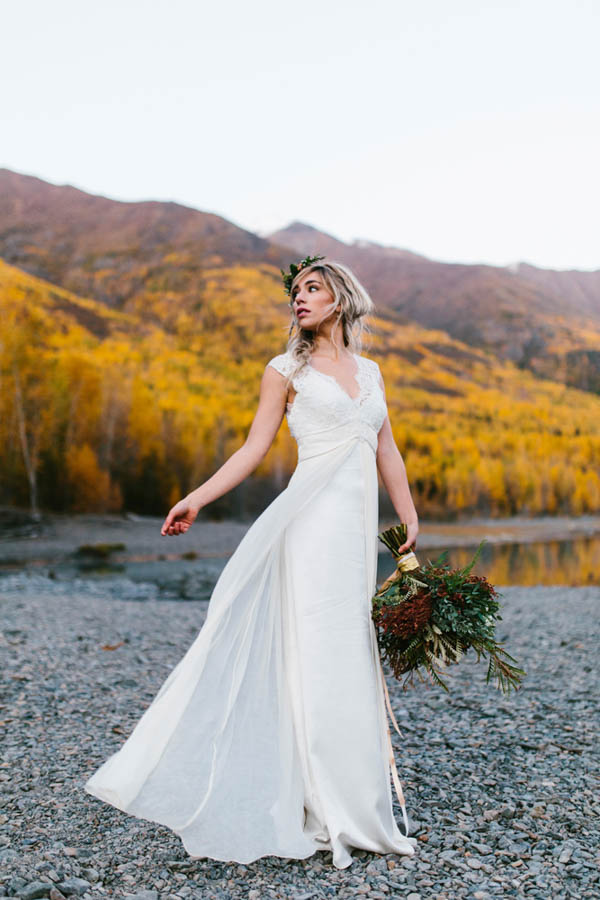 Winter-Elopement-Inspiration-at-Eklunta-Lake-Kristian-Lynae-Photography-13