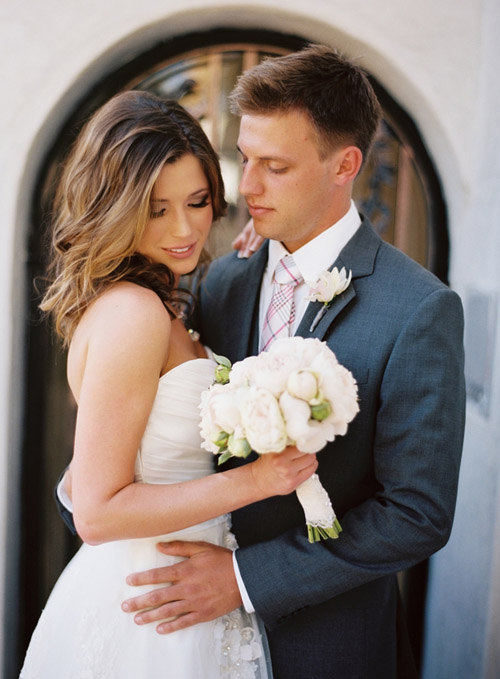 stylish Las Vegas destination wedding at 2810 Private Resort, photos by Brian Saculles Photography stylish Las Vegas destination wedding at 2810 Private Resort, photos by Brian Saculles Photography