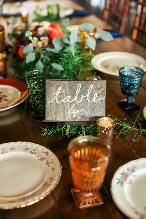 vintage-jewel-tone-austin-wedding-at-antebellum-oaks-5-600x900