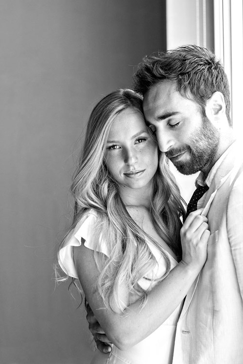 Acro Yoga engagement photos by Kiera Eve Photography via JunebugWeddings,.com Acro Yoga engagement photos by Kiera Eve Photography via JunebugWeddings,.com