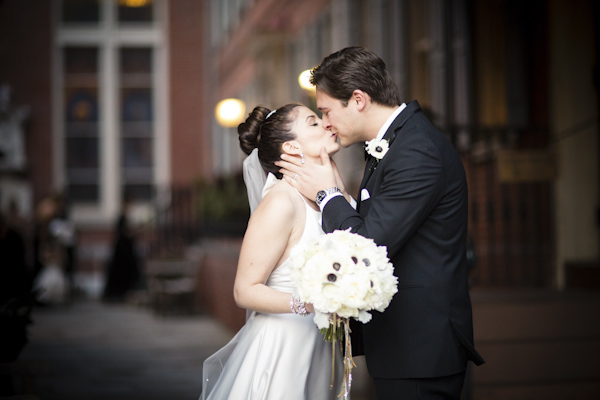 black, white, gold and silver New Year's Eve wedding, photos by Asya Photography | via junebugweddings.com black, white, gold and silver New Year's Eve wedding, photos by Asya Photography | via junebugweddings.com
