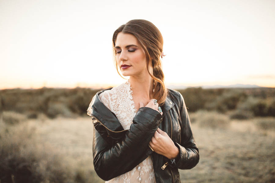 edgy-romantic-santa-fe-bridal-inspiration-19