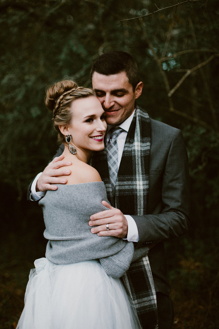 fashionably-cozy-winter-wedding-inspiration-14